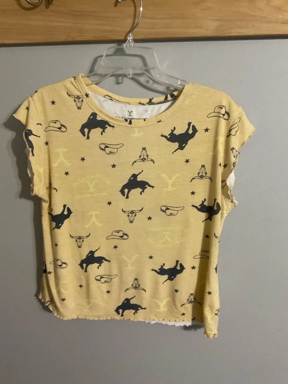Paramount+Yellowstone Cowboy Print Yellow & Black 2 Pc. Shorts Pajama Set Medium